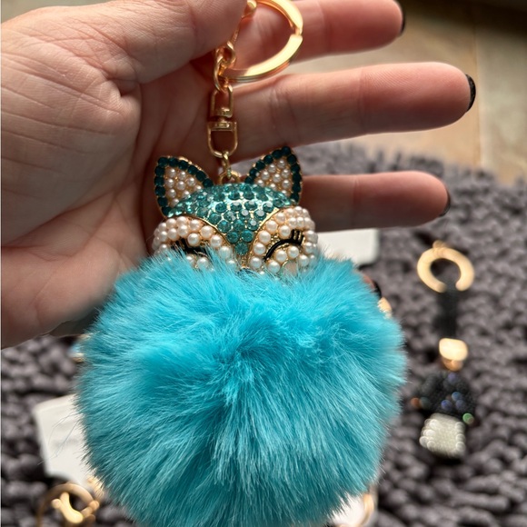 Lot of 8 adorable keychains/bag charms - Picture 2 of 5